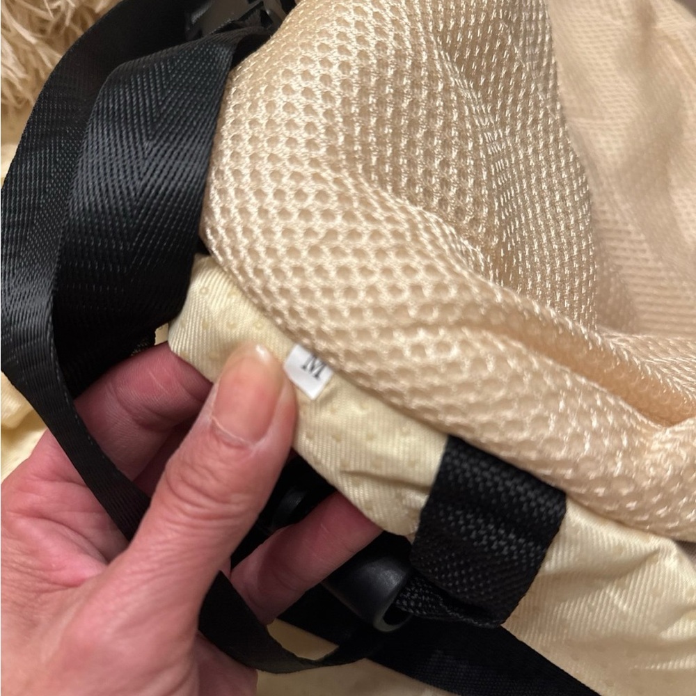 New Pelsbarn Protecting Dog Car Seat with Belt, Beige, Medium - Picture 11 of 12